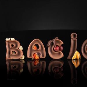 Molde Letras mayúsculas del alfabeto decorado con frutas